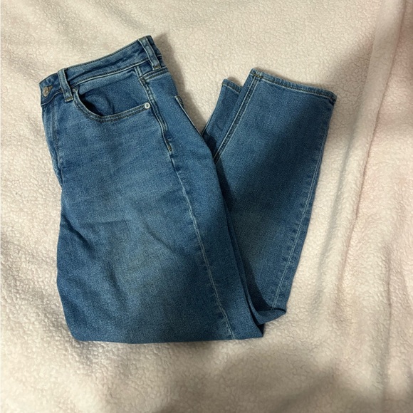 American Eagle Outfitters Denim - 2/$33. American Eagle Jeans. Mom jeans. Size 8. Short Fit.